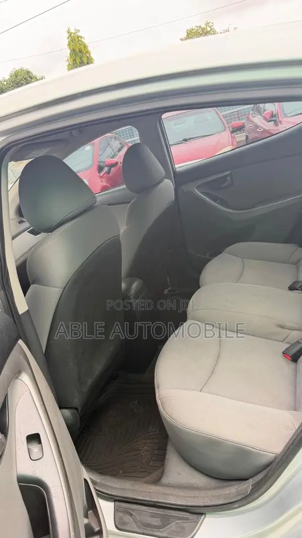 Hyundai Elantra GLS Sedan FWD (1.8L 4cyl 6A) 2013 Silver