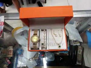 Watch (Oman Jewellery)