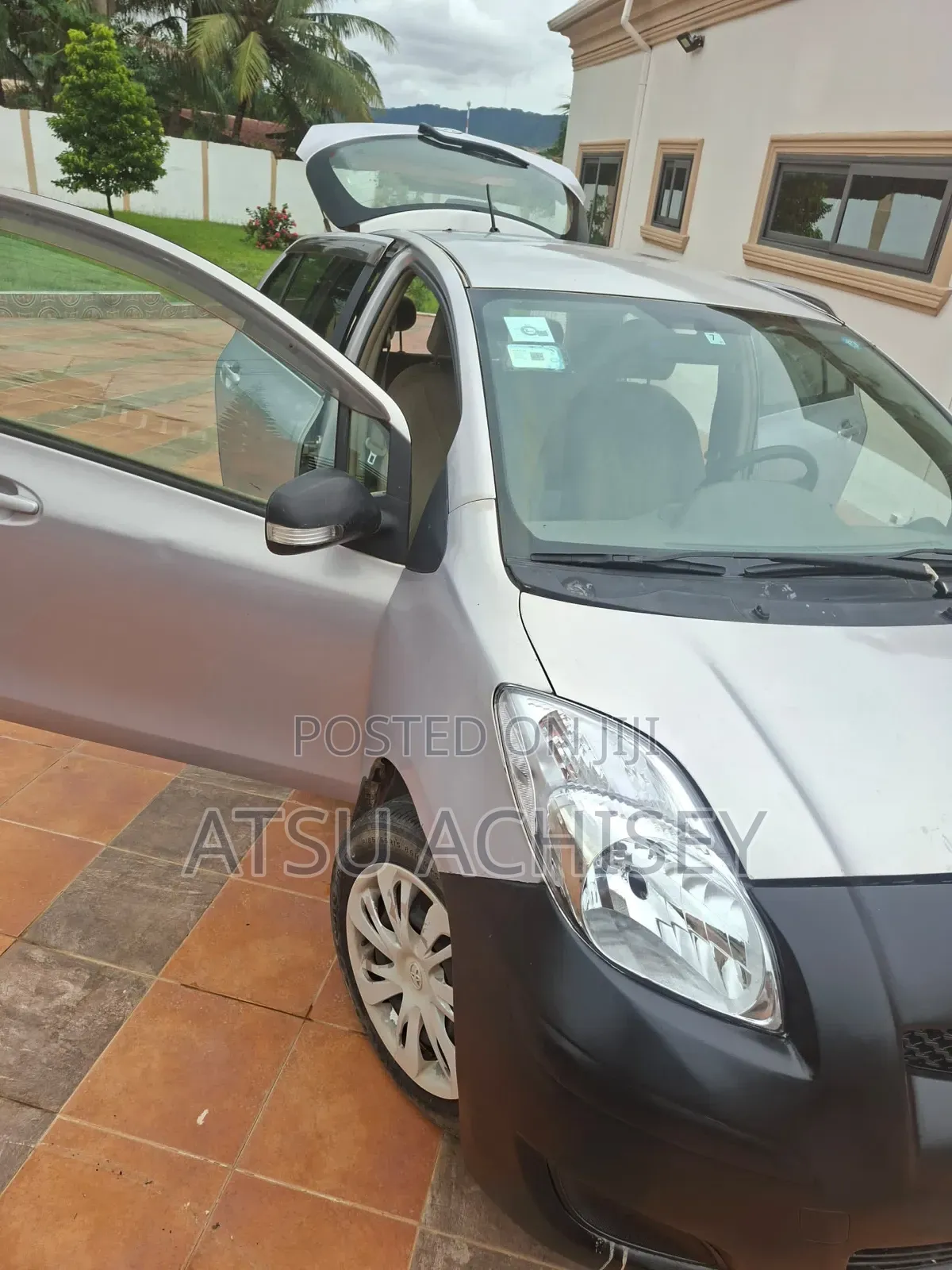 Toyota Vitz 1.0 FWD 3dr 2010 Silver