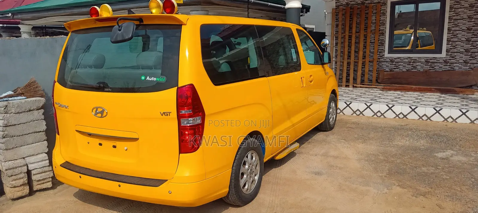 Hyundai Starex 2015 Yellow