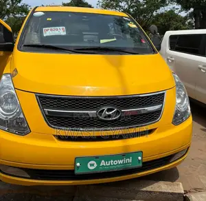 Hyundai Starex 2015 Yellow