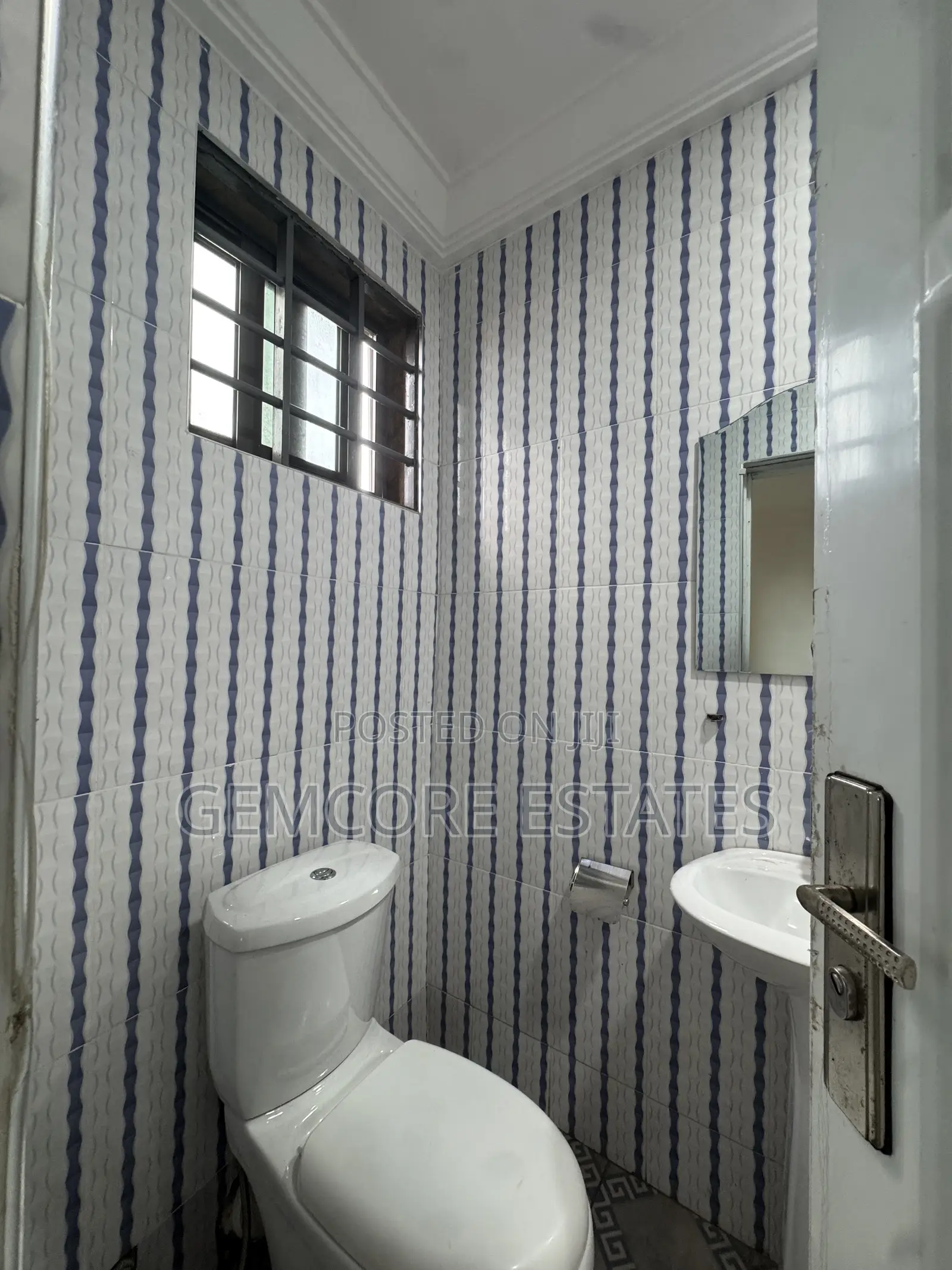 2bdrm Apartment in Schools Junction, Ashaley Botwe for rent