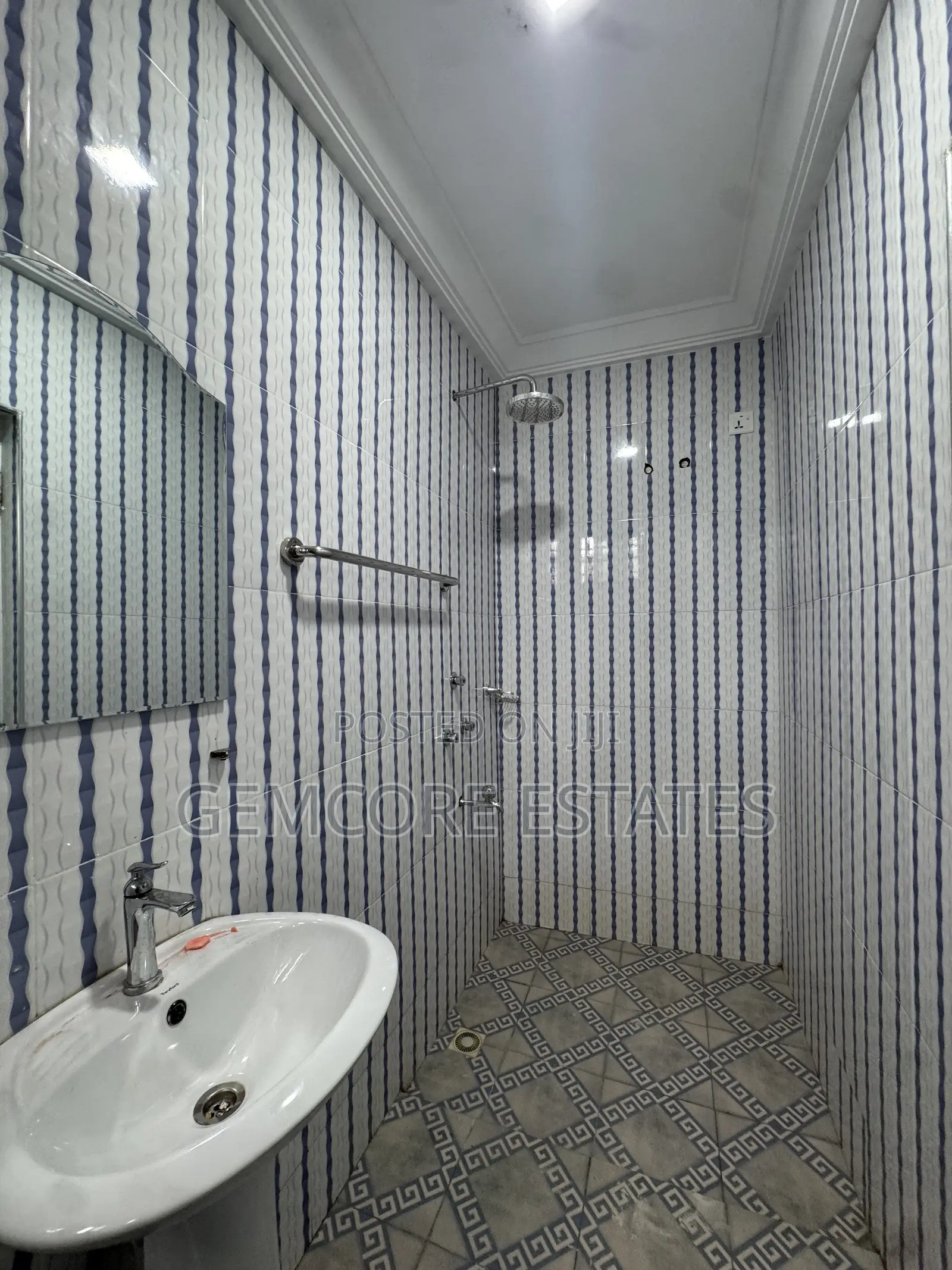 2bdrm Apartment in Schools Junction, Ashaley Botwe for rent