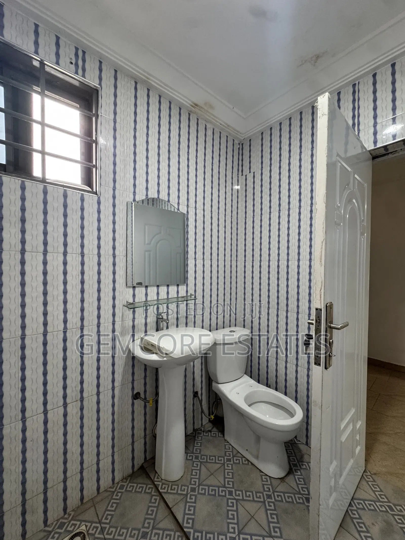 2bdrm Apartment in Schools Junction, Ashaley Botwe for rent