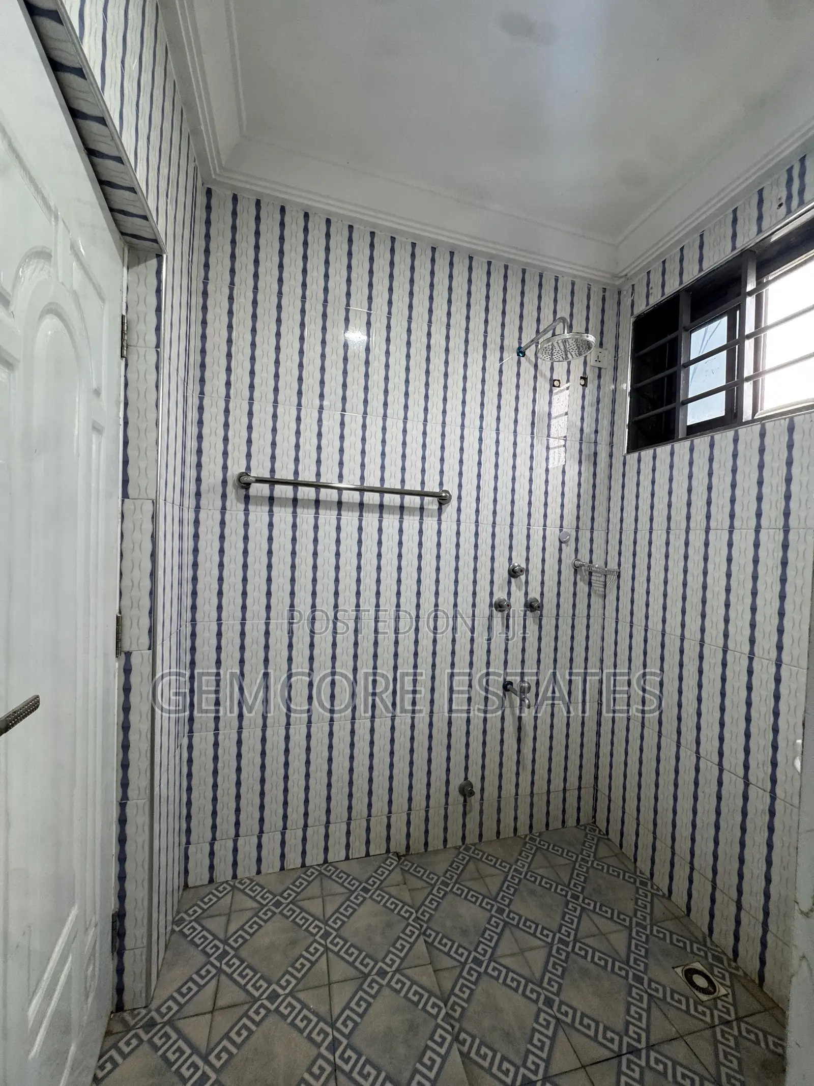 2bdrm Apartment in Schools Junction, Ashaley Botwe for rent