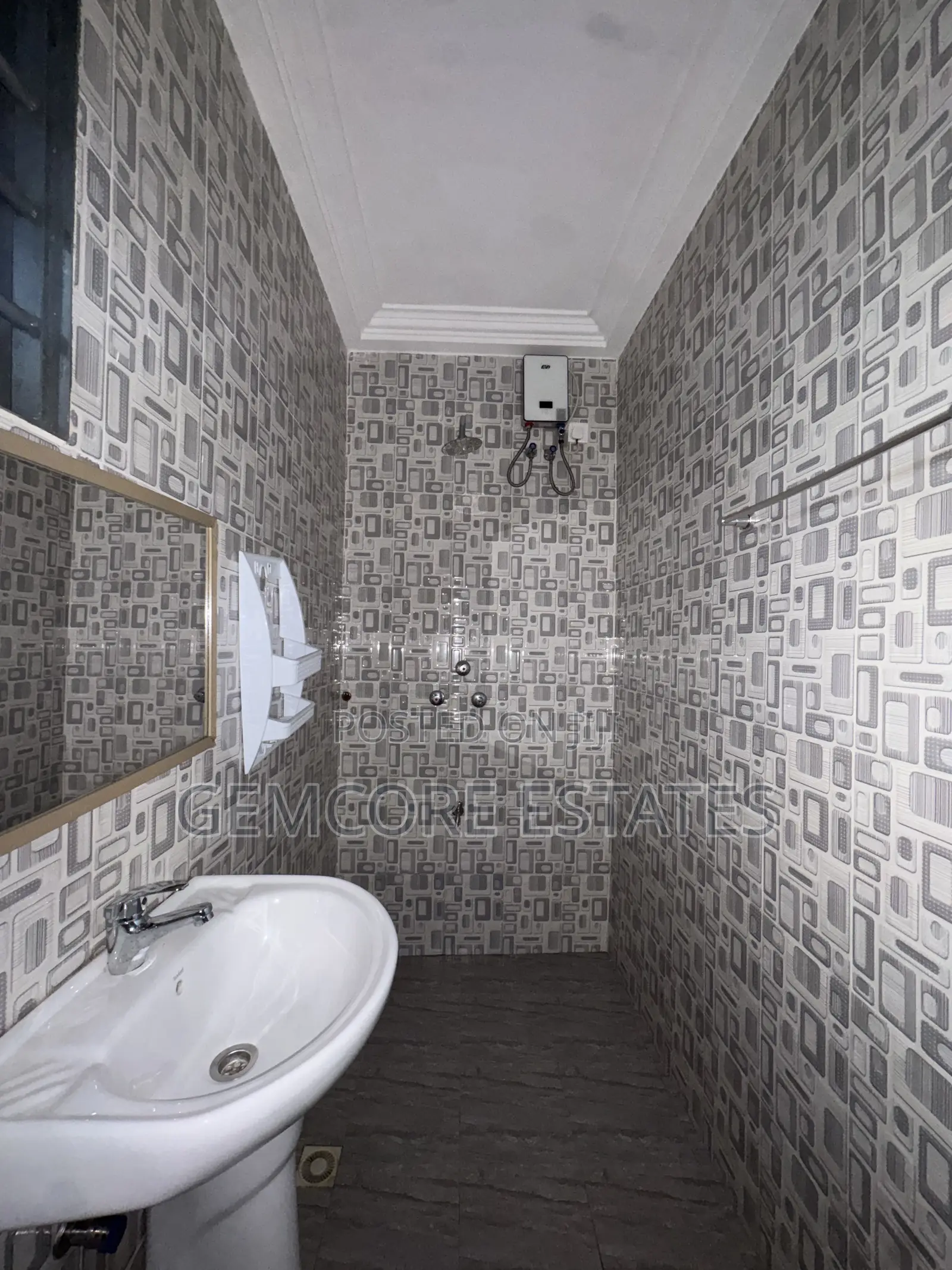1bdrm Apartment in School Junction, Ashaley Botwe for rent