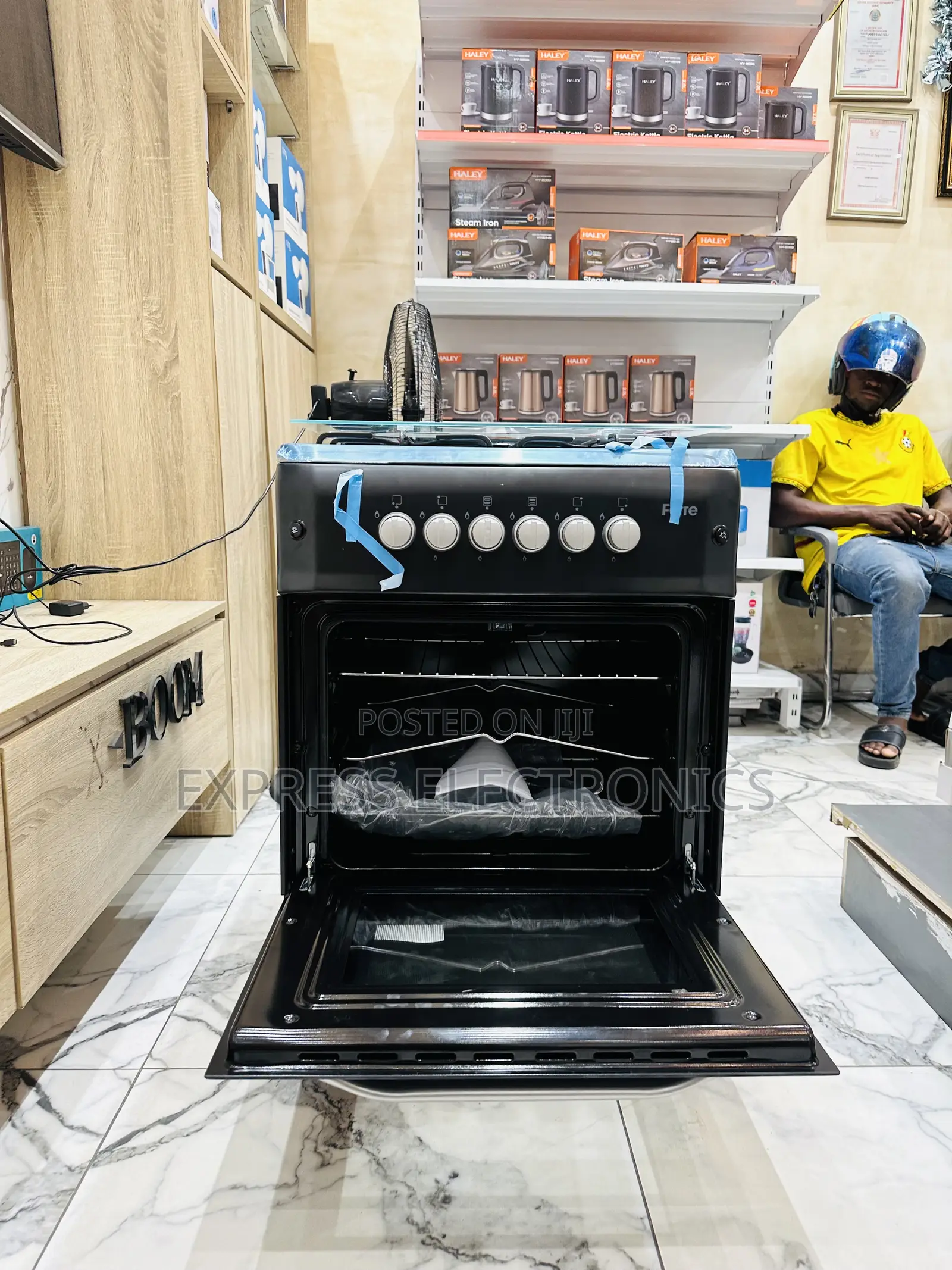 Place Your Black Gas Cooker Oven 4b 60/60 Gas