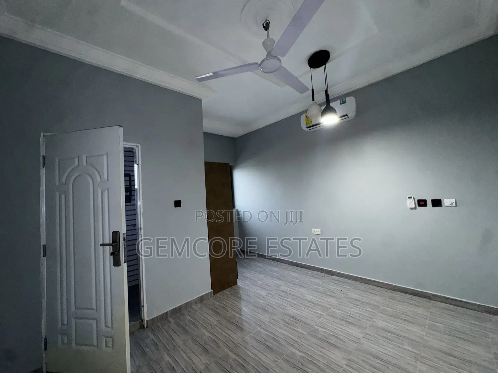 2bdrm Apartment in School Junction, Ashaley Botwe for rent