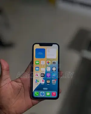 Apple iPhone XR 64 GB White