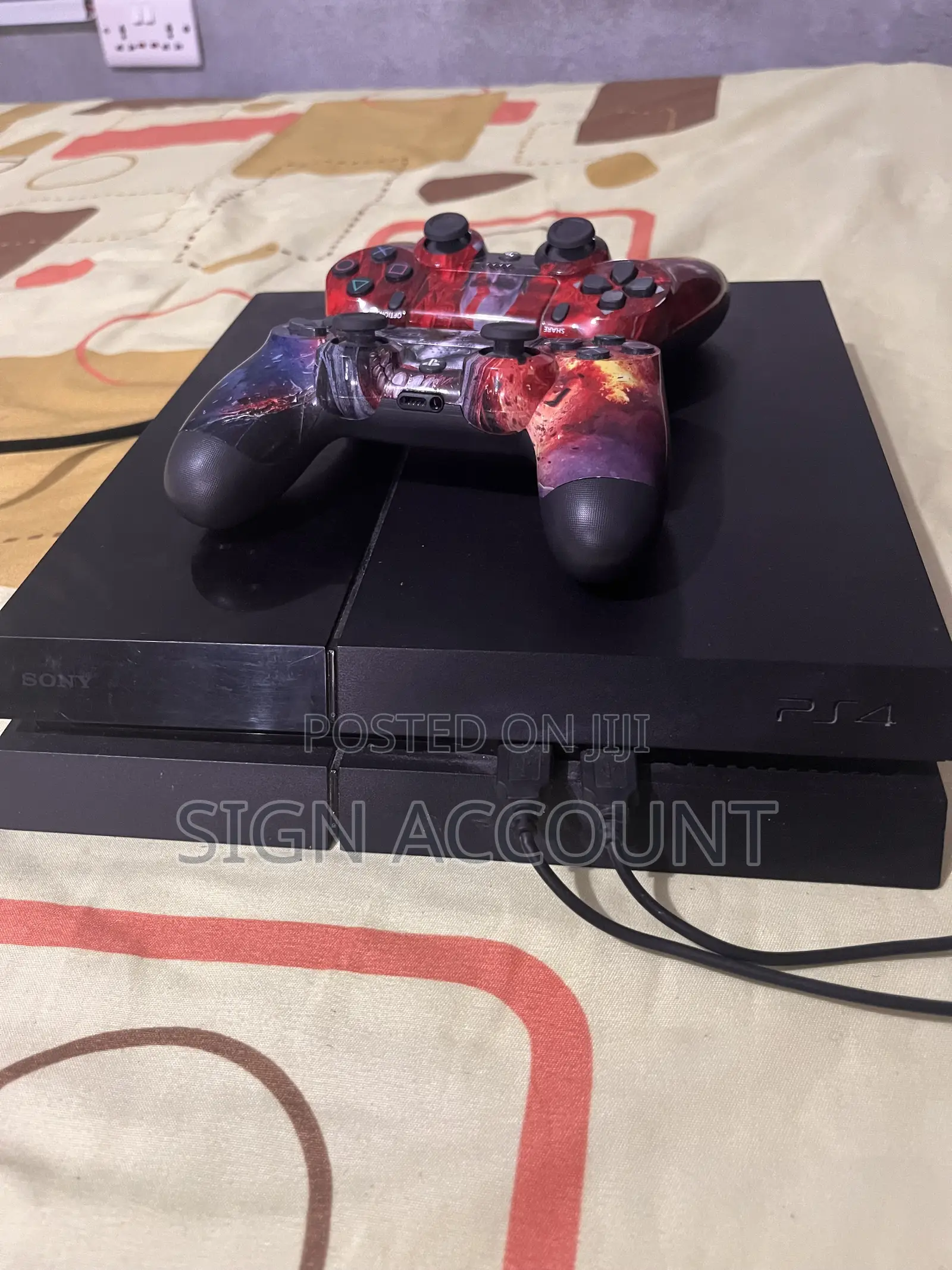 Standard 500gb Black Sony Playstation Ps4 With 2 Game Pads.