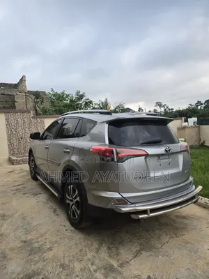 Toyota RAV4 LE AWD (2.5L 4cyl 6A) 2017 Silver