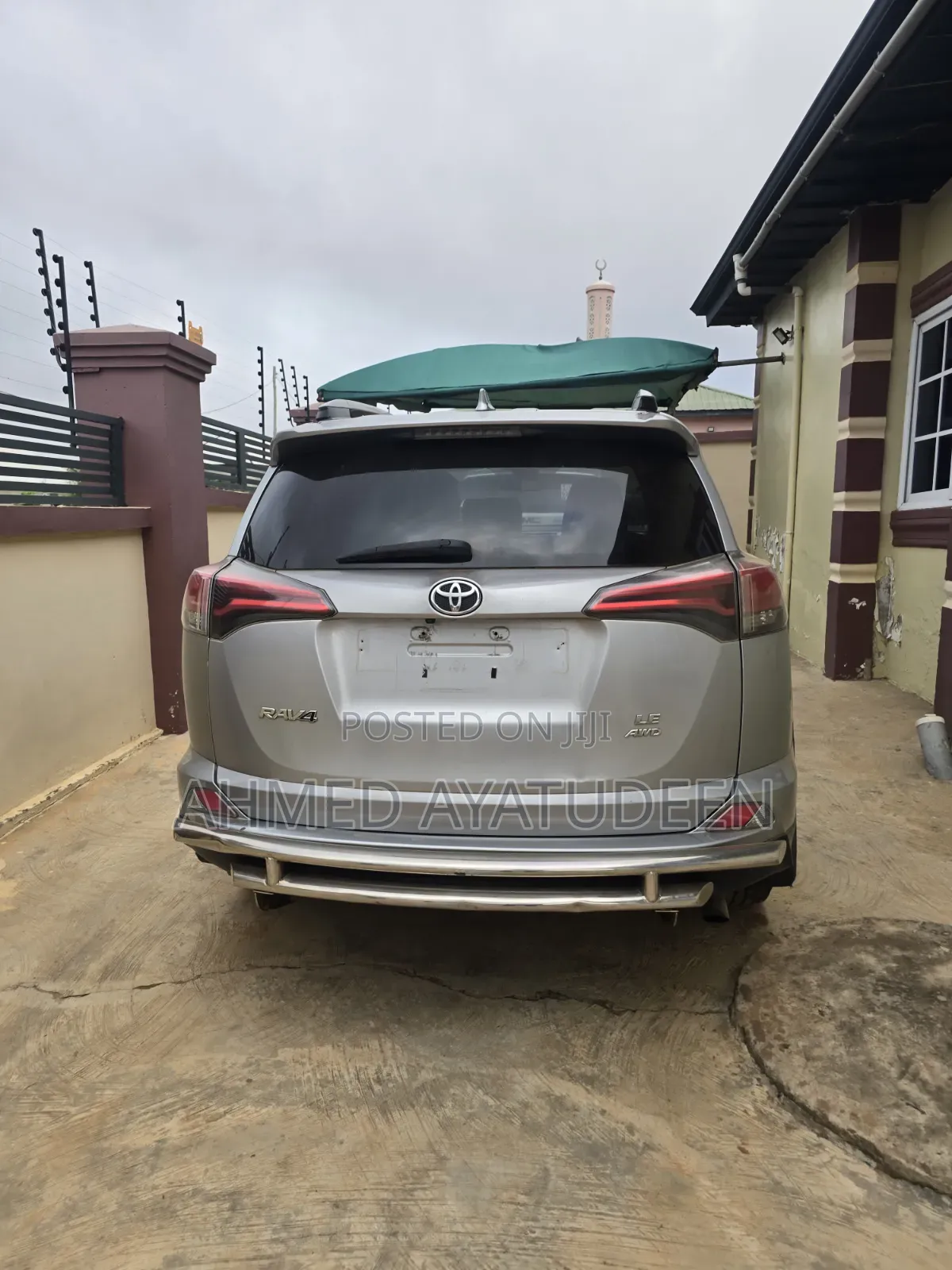 Toyota RAV4 LE AWD (2.5L 4cyl 6A) 2017 Silver