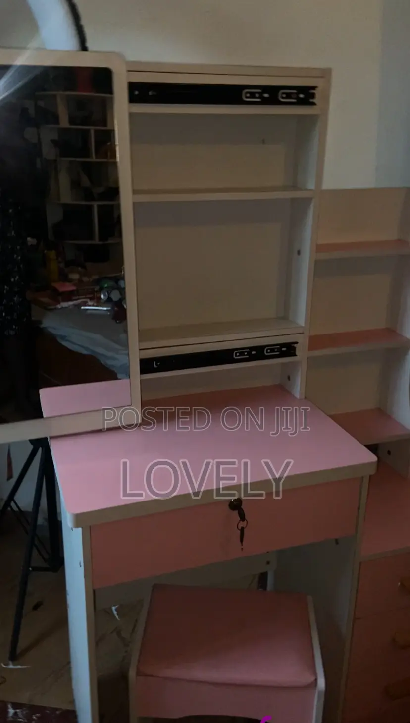 Vanity Dresser