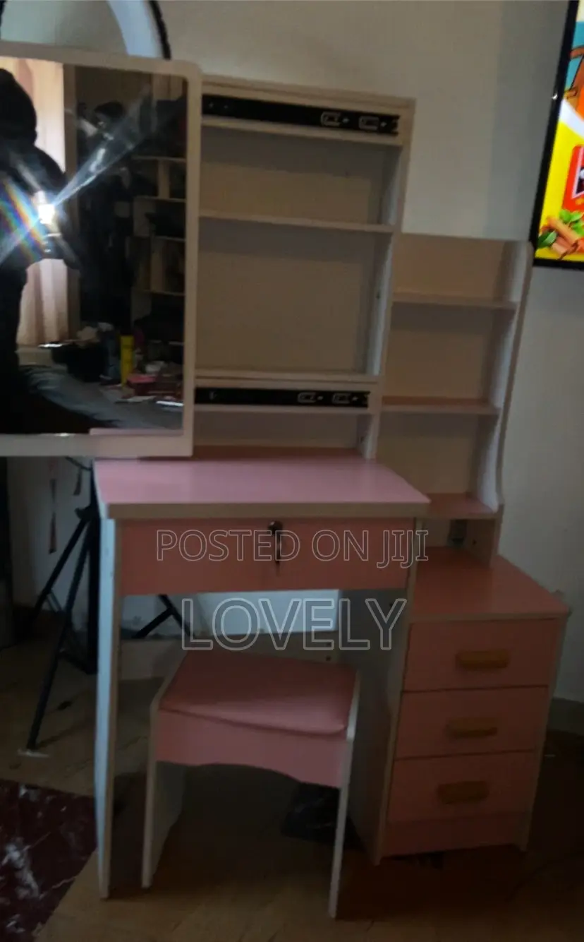 Vanity Dresser