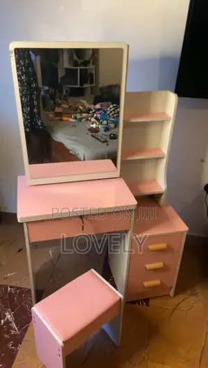 Vanity Dresser