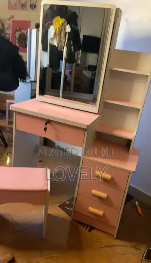 Vanity Dresser