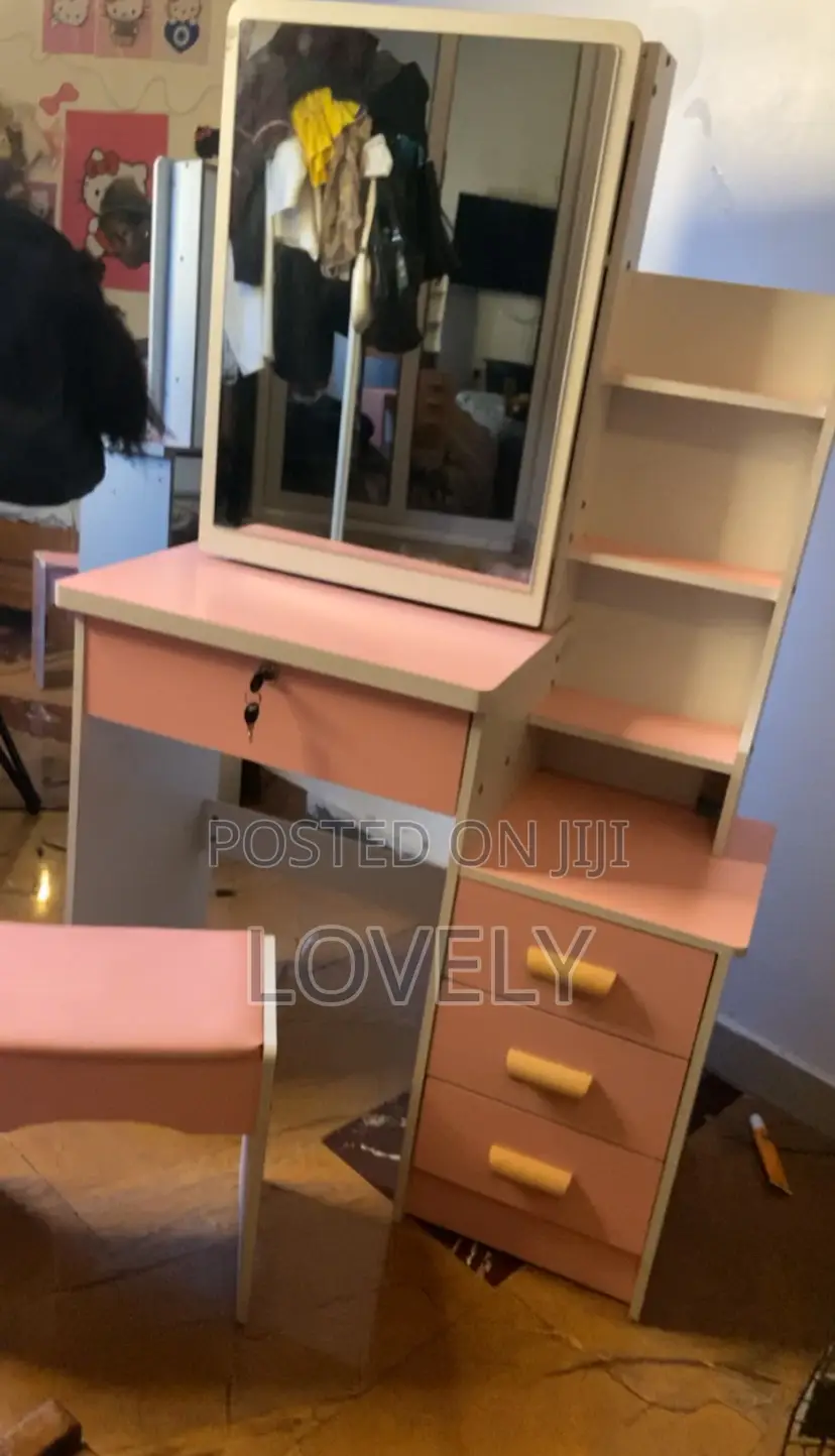 Vanity Dresser