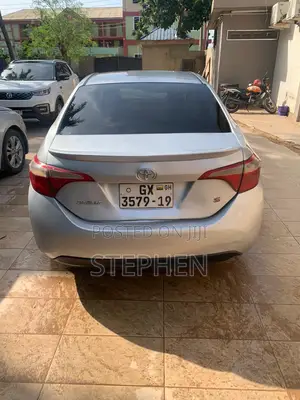 Toyota Corolla 2016 Gray