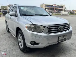Toyota Highlander Base 2010 Gray