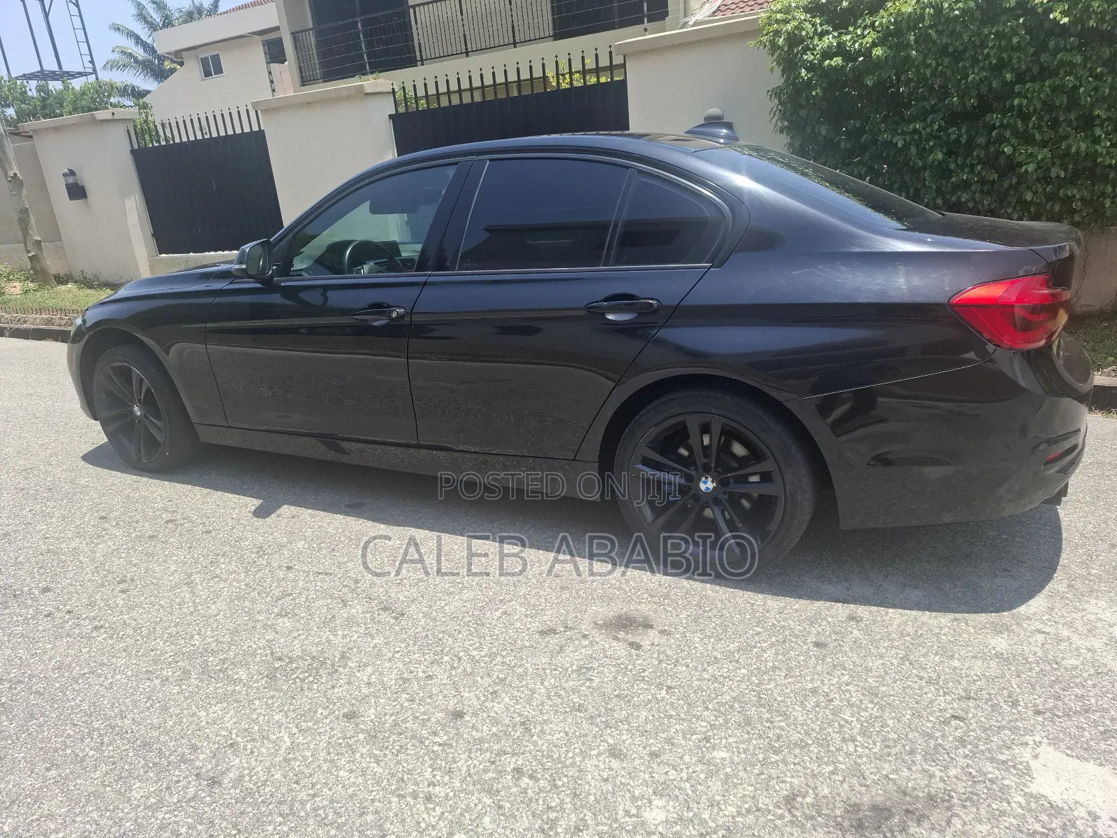 BMW 330i 2018 Black