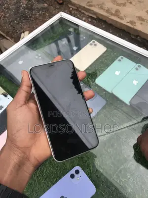New Apple iPhone 11 64 GB White