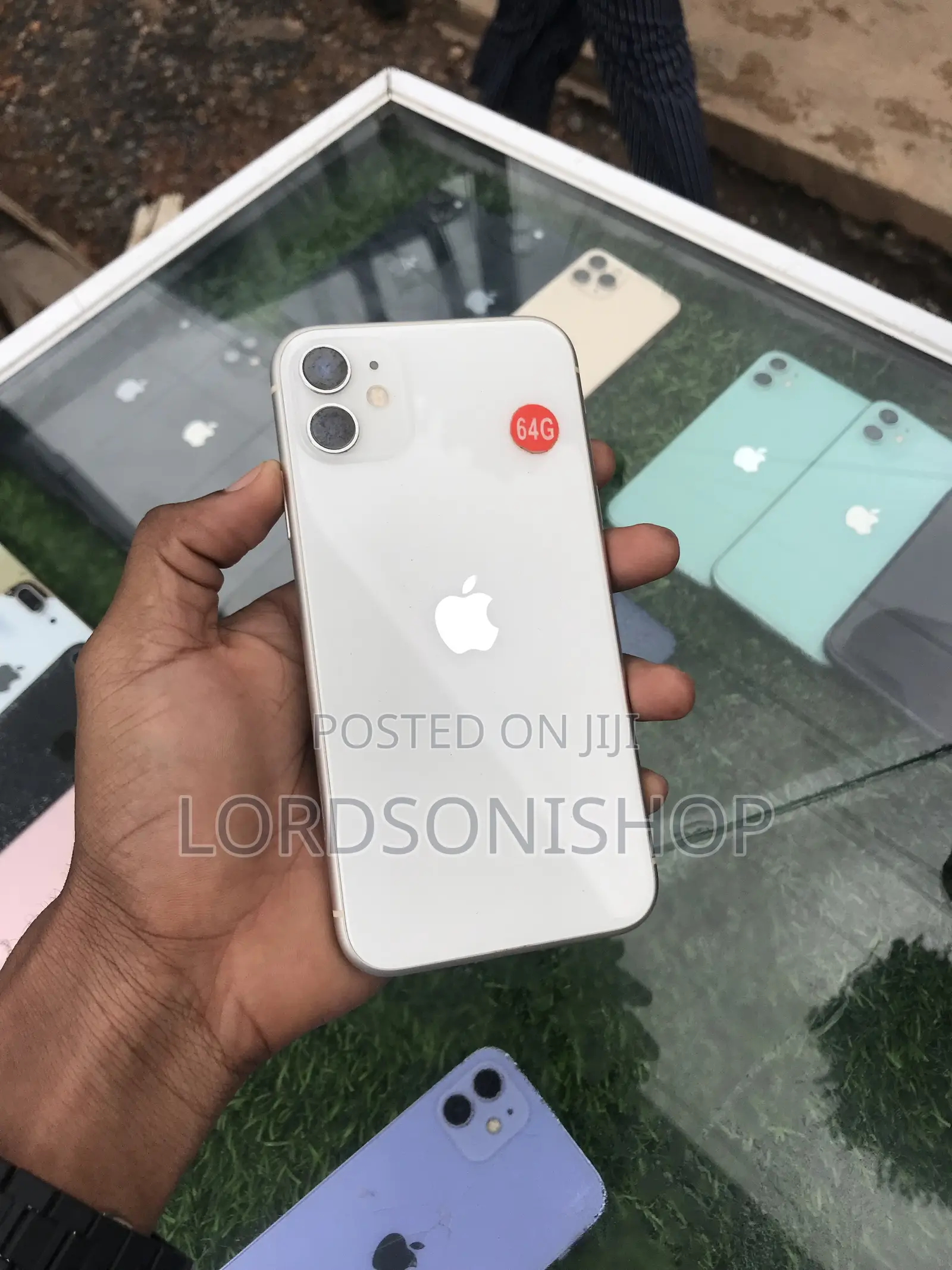 New Apple iPhone 11 64 GB White