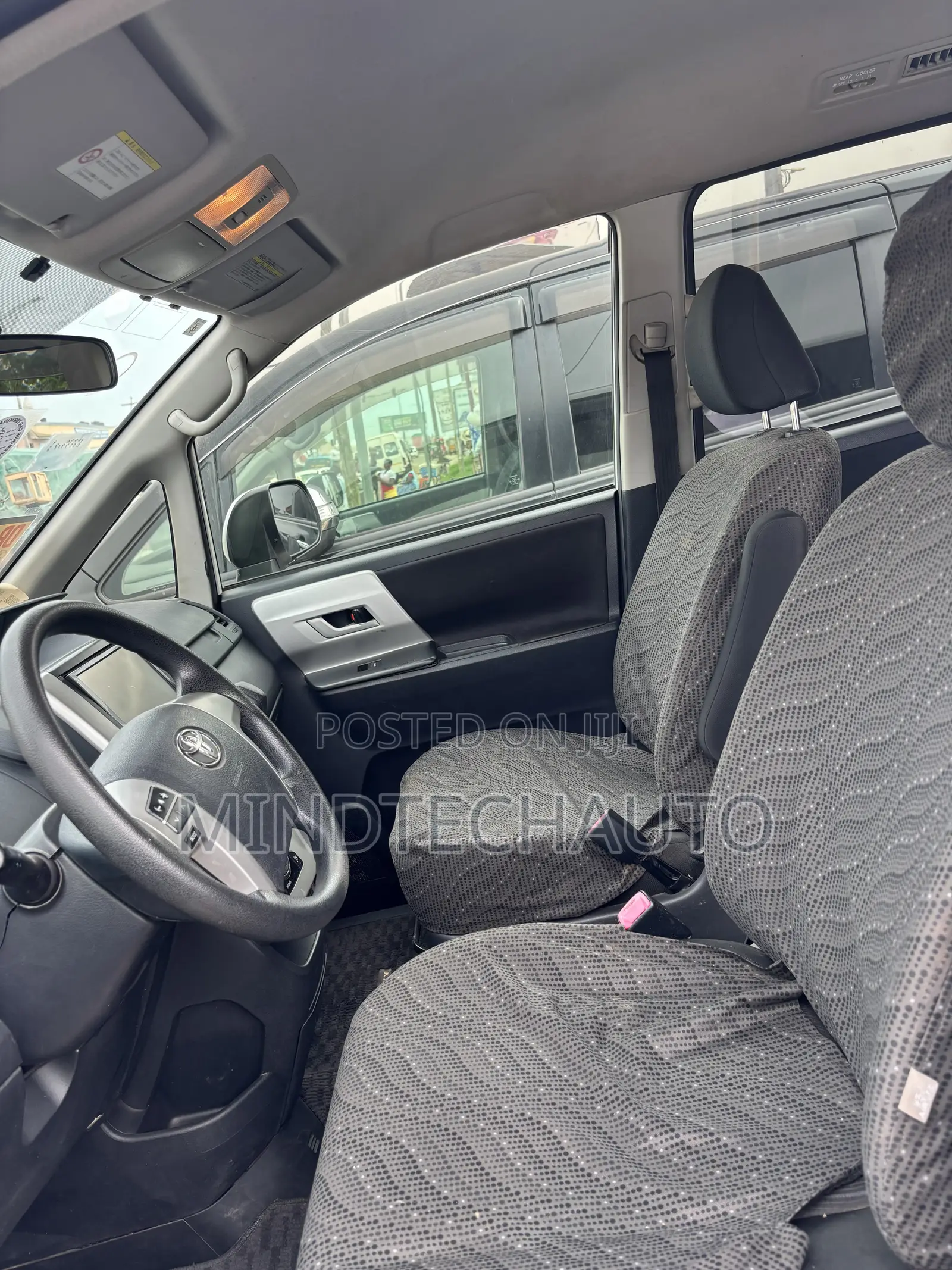 Toyota Voxy 2013 White