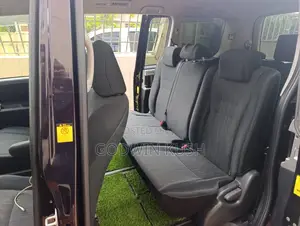 Toyota Voxy 2013