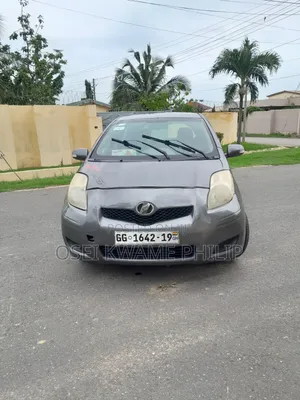 Toyota Vitz 2010 Burgundy