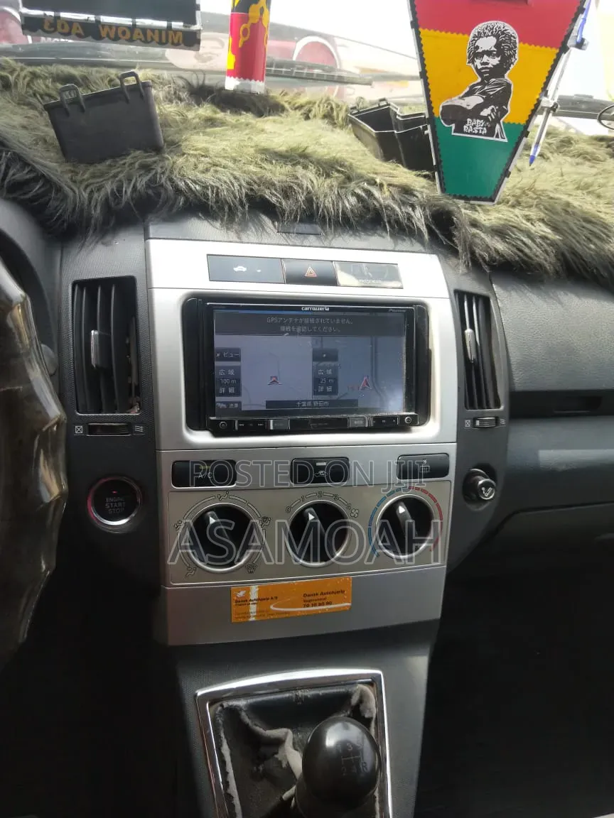 Toyota Verso 1.8 2009 Silver