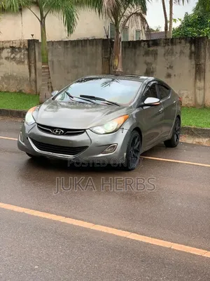 Hyundai Elantra Limited Sedan FWD (1.8L 4cyl 6A) 2013 Gray