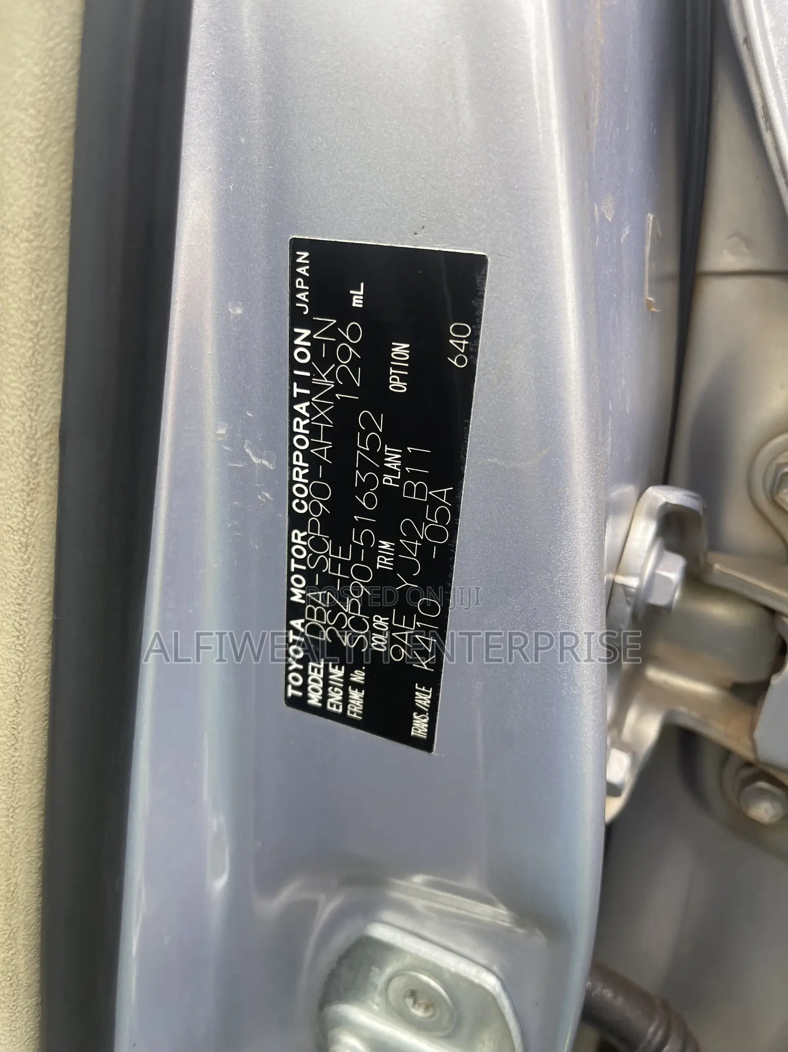 Toyota Vitz 2009 Silver