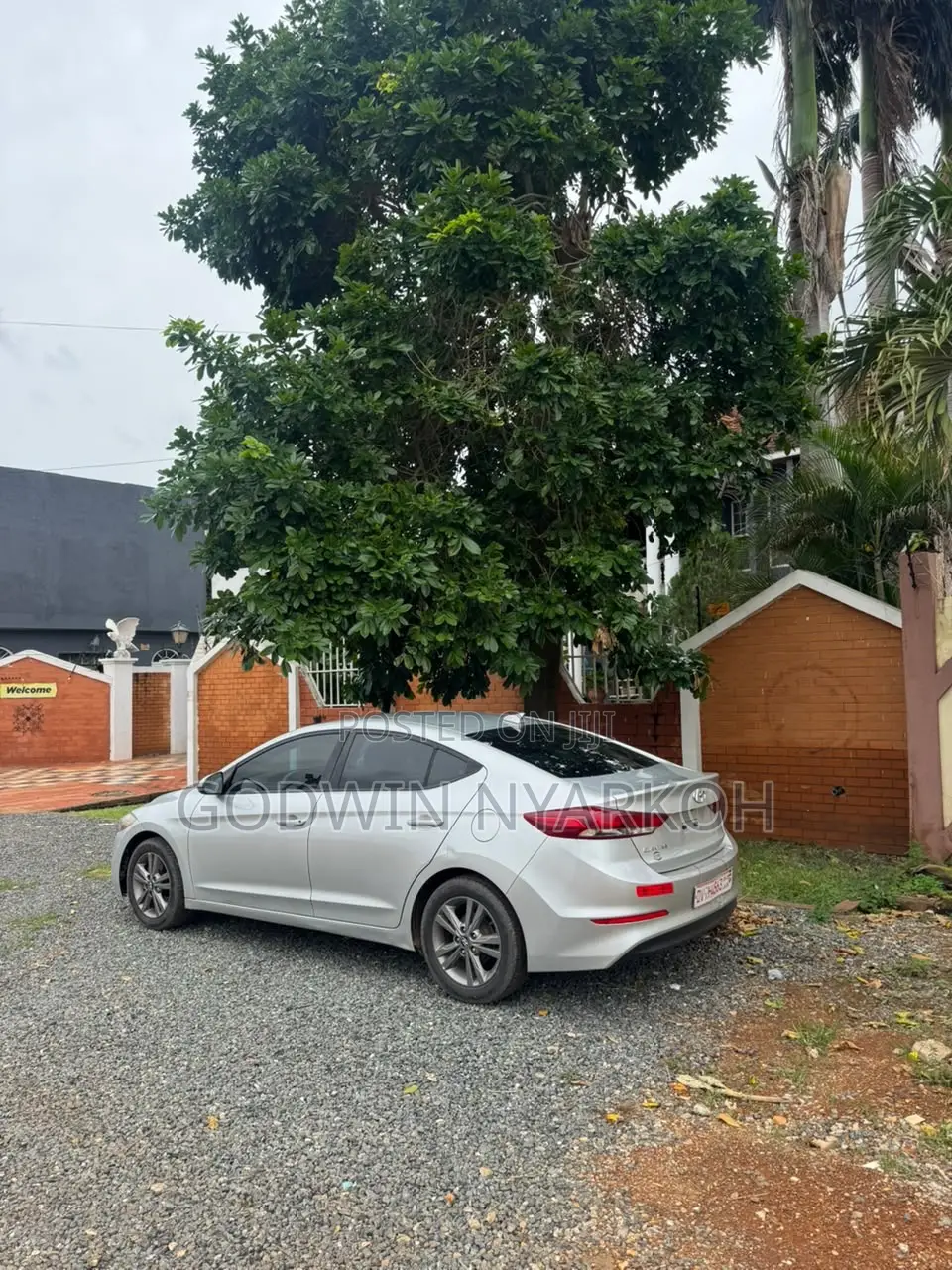 Hyundai Elantra SE Sedan FWD (2.0L 4cyl 6M) 2017 Silver