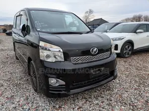 Toyota Voxy 2013 Black