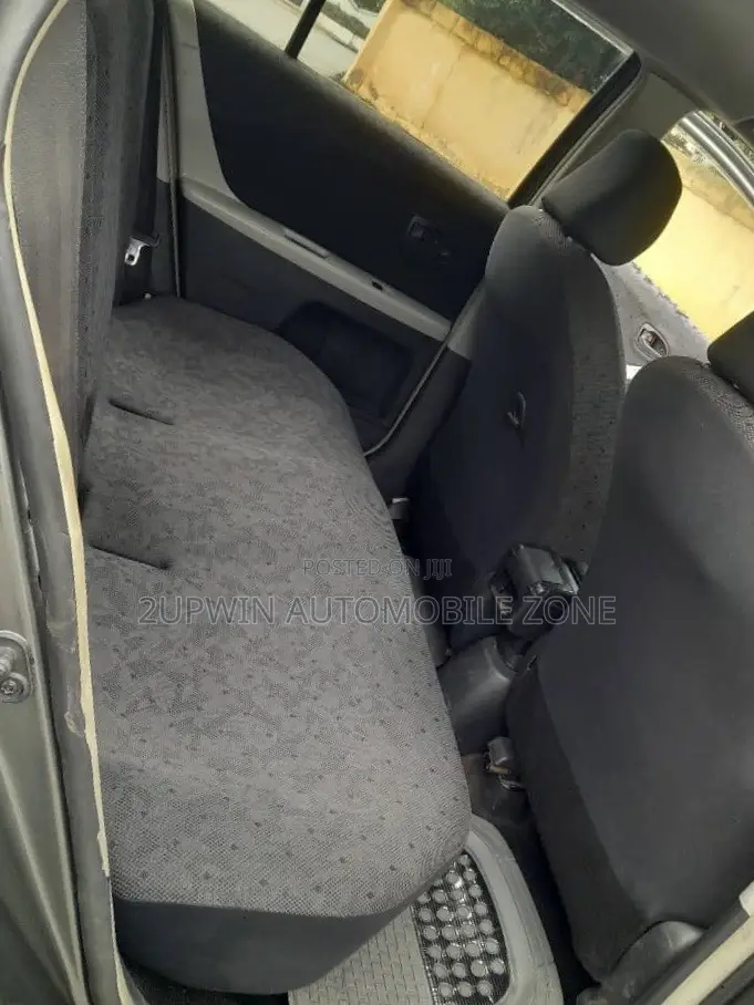 Toyota Vitz 2010 Gray