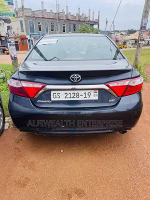 Toyota Camry 2016 Blue