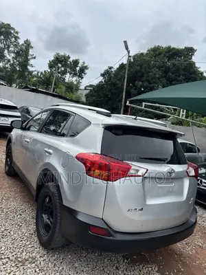 Toyota RAV4 LE AWD (2.5L 4cyl 6A) 2016 Silver