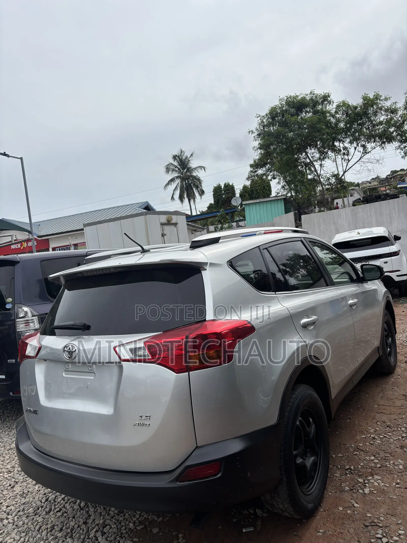 Toyota RAV4 LE AWD (2.5L 4cyl 6A) 2016 Silver