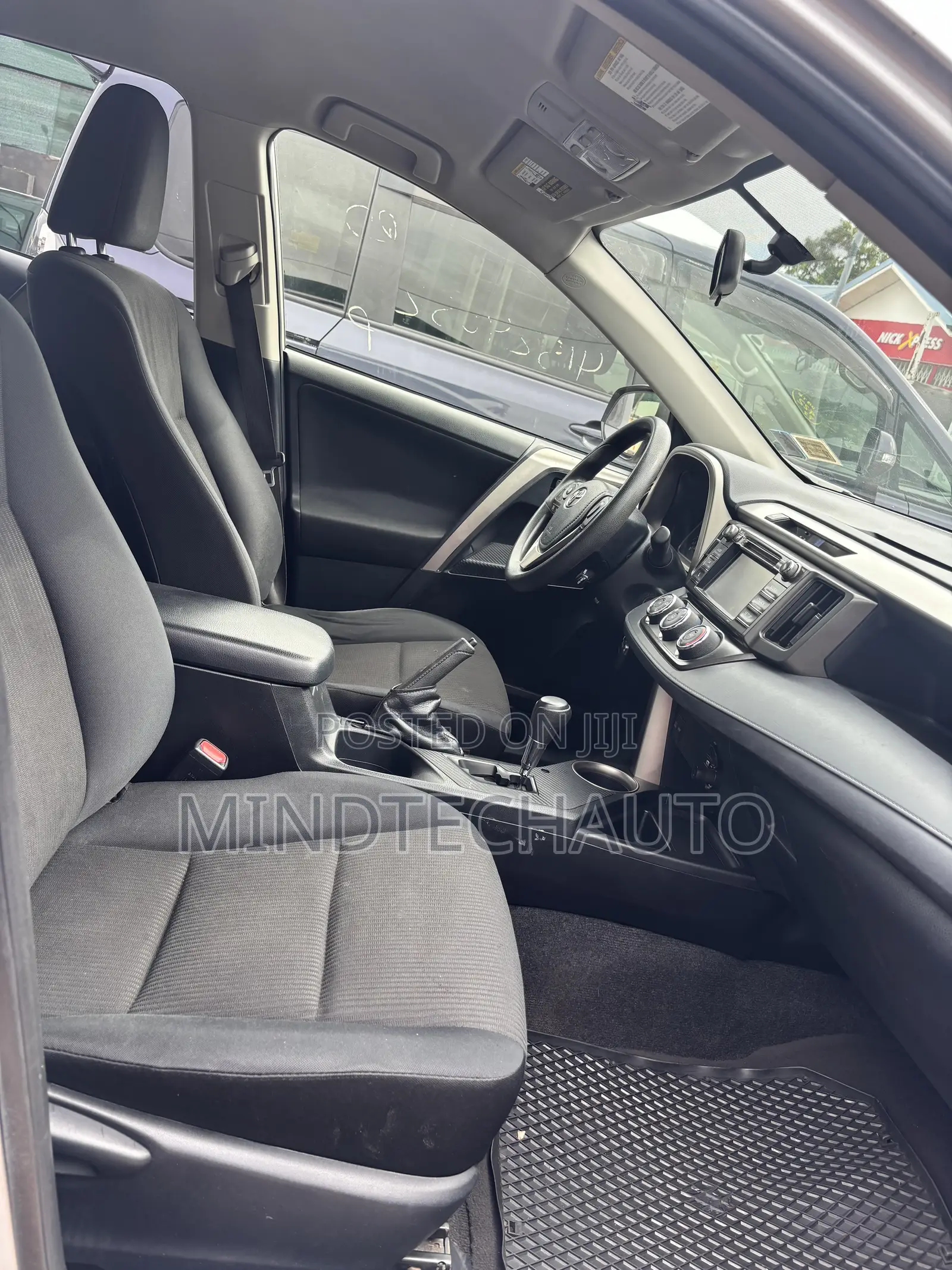 Toyota RAV4 LE AWD (2.5L 4cyl 6A) 2016 Silver