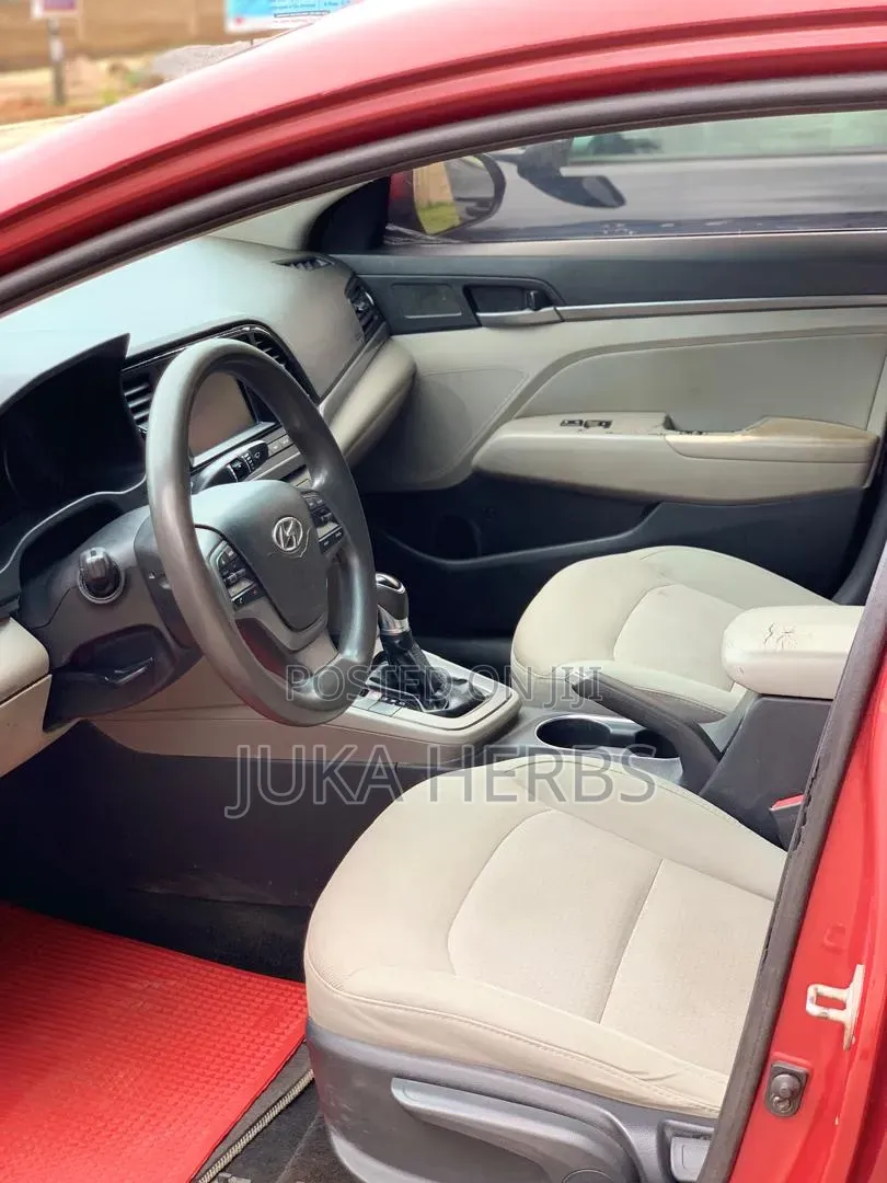 Hyundai Elantra SE Sedan FWD (2.0L 4cyl 6M) 2017 Red