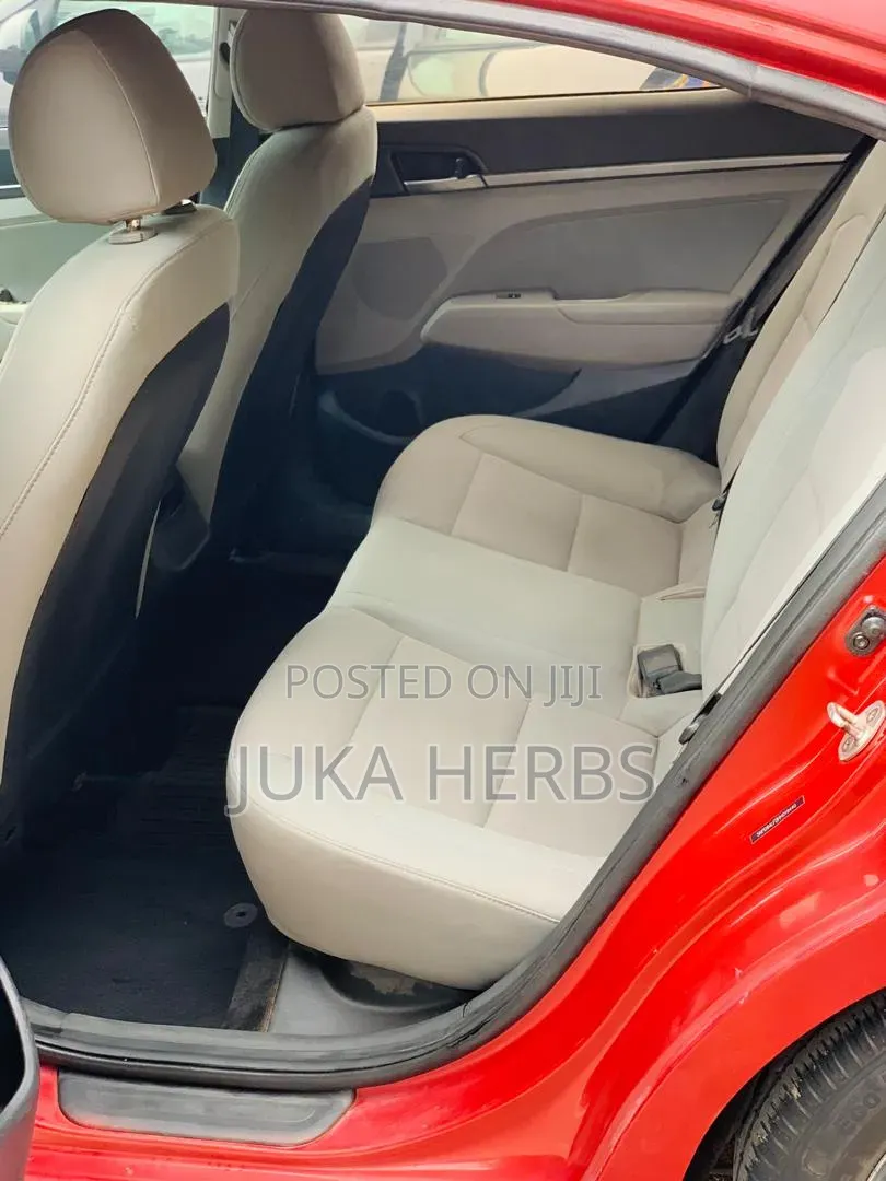Hyundai Elantra SE Sedan FWD (2.0L 4cyl 6M) 2017 Red