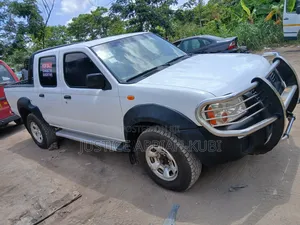 Nissan Hardbody 2009 White