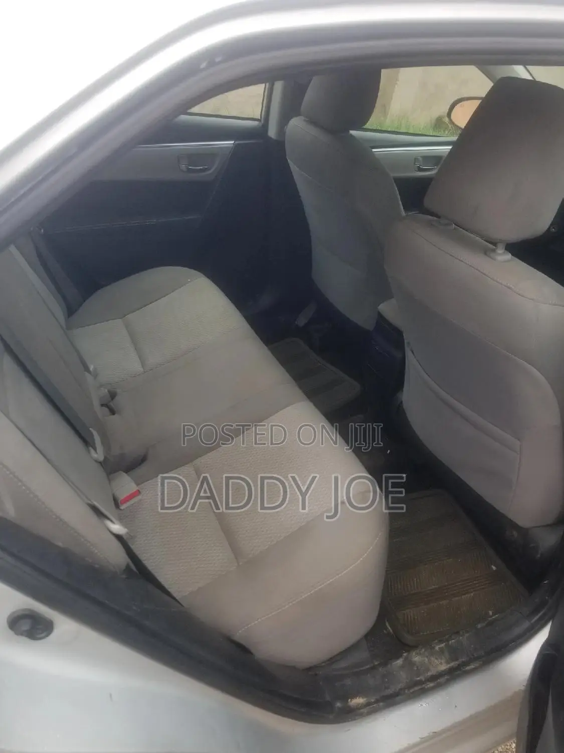 Toyota Corolla LE 4dr Sedan (1.8L 4cyl CVT) 2016 Silver