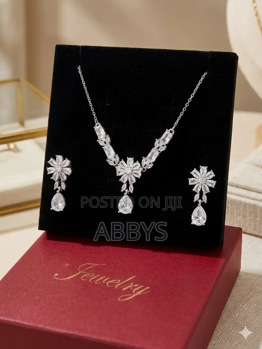 Flora Tear Drop 2pcs Jewelry Set