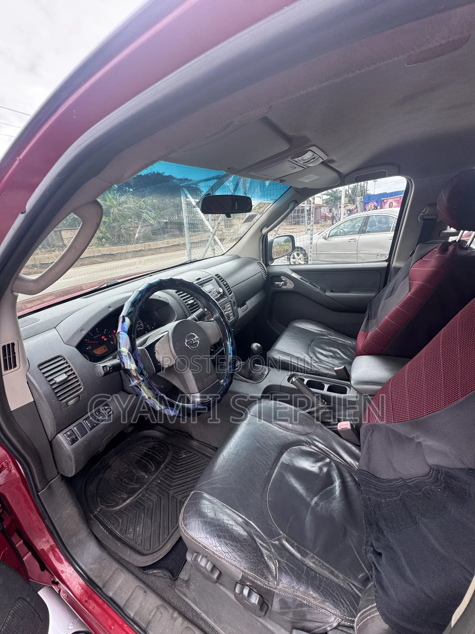 Nissan Navara 2012 Red