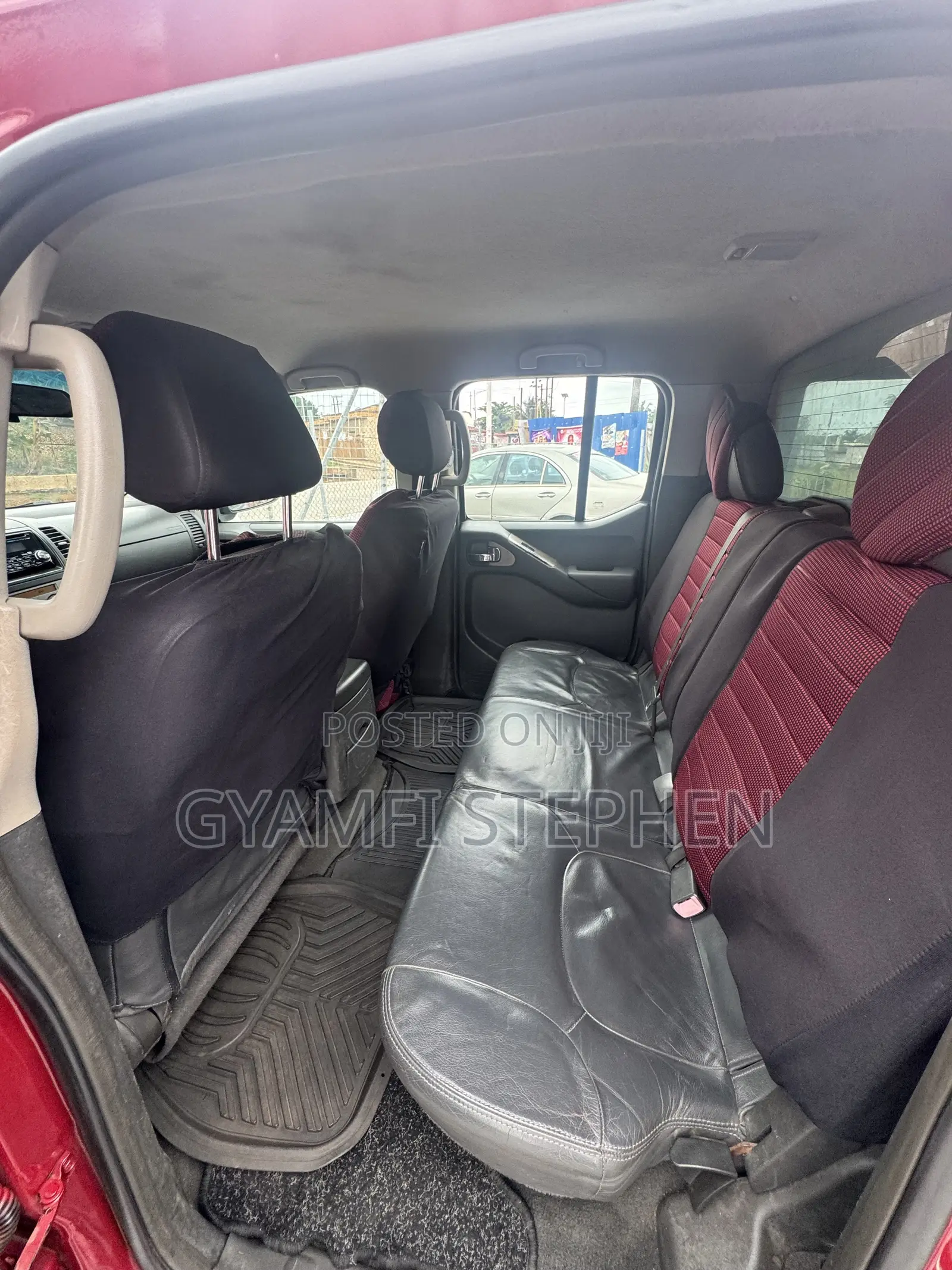 Nissan Navara 2012 Red