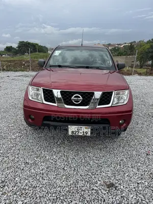 Nissan Navara 2012 Red