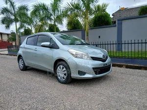 Toyota Vitz 1.0 FWD 5dr 2012 Silver