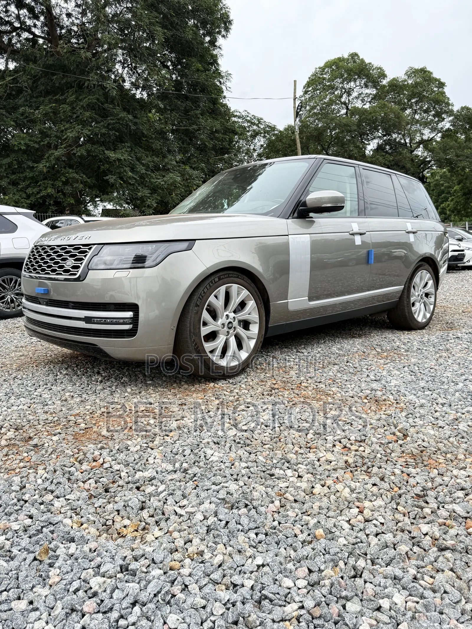 Land Rover Range Rover 3.0L V6 Supercharged HSE 2019 Gold
