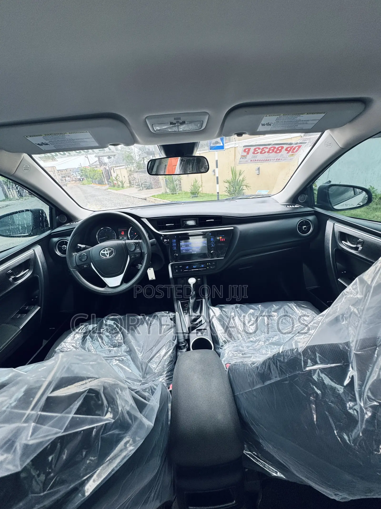 Toyota Corolla LE (1.8L 4cyl 2A) 2018 Silver